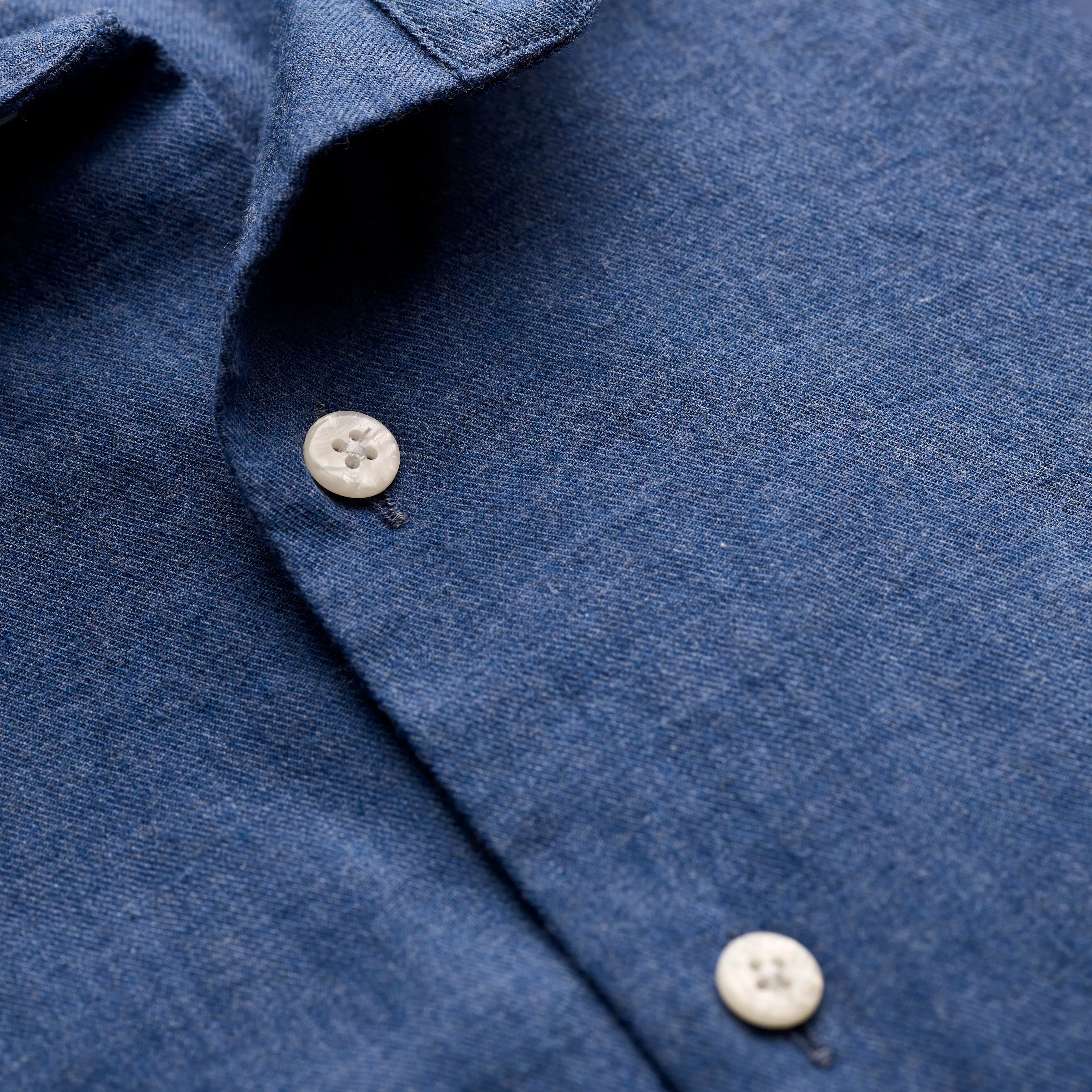 Brushed cotton spread collar shirt in Navy